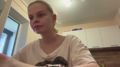 ShanikaPluhar live cam on Cam4