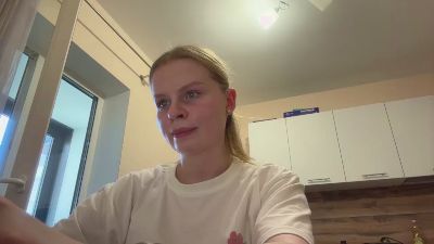 ShanikaPluhar live cam on Cam4
