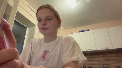 ShanikaPluhar live cam on Cam4
