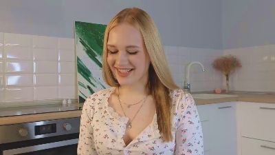 ShannanHoving live cam on Cam4