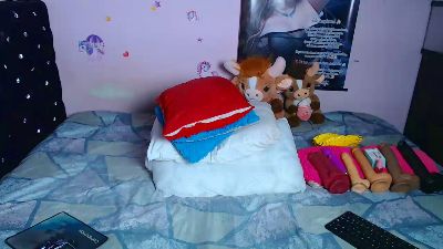 ShantaltsFox live cam on Cam4