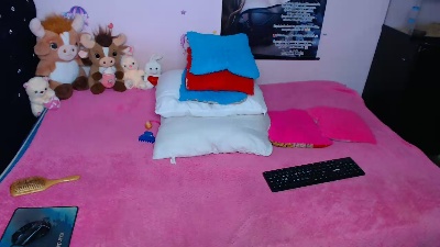 ShantaltsFox live cam on Cam4