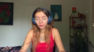 ShantiPali live cam on Cam4