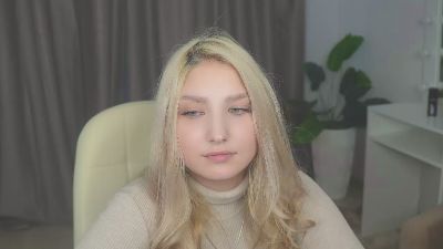 SharaCouden webcam