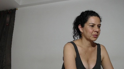 Sharickleon1 live cam on Cam4