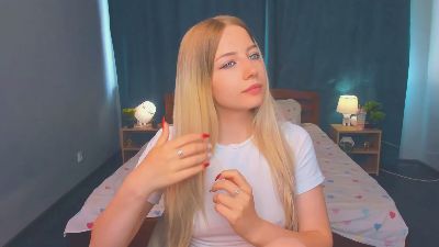 SharleneFyles live cam on Cam4