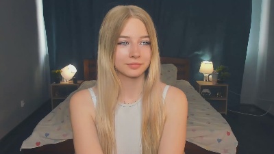 SharleneFyles live cam on Cam4
