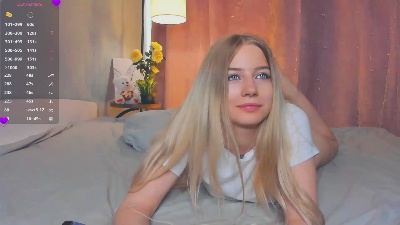SharleneFyles live cam on Cam4
