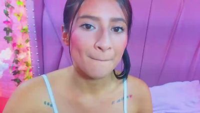 Sharllote live cam on Cam4