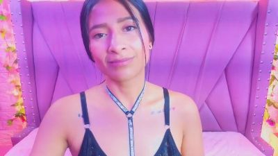 Sharllote live cam on Cam4