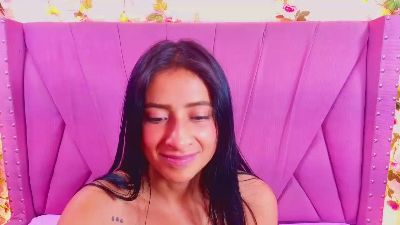 Sharllote live cam on Cam4