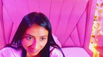 Sharllote live cam on Cam4