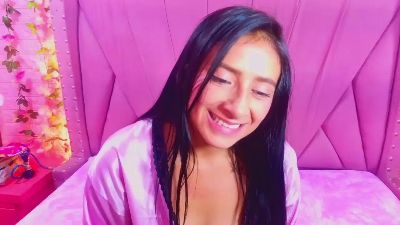 Sharllote live cam on Cam4