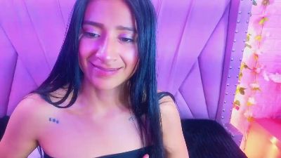 Sharllote live cam on Cam4