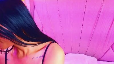 Sharllote live cam on Cam4