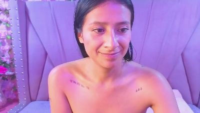 Sharllote live cam on Cam4