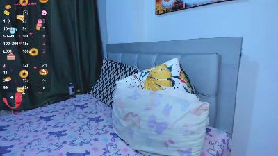 SharonWar1 live cam on Cam4