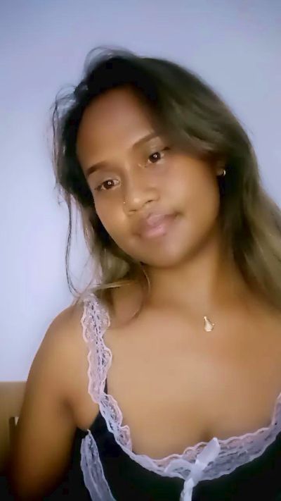 Sharonne07 live cam on Cam4