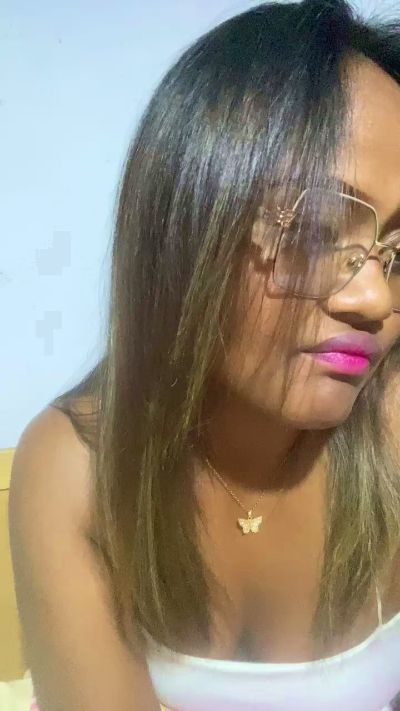 Sharonne07 live cam on Cam4