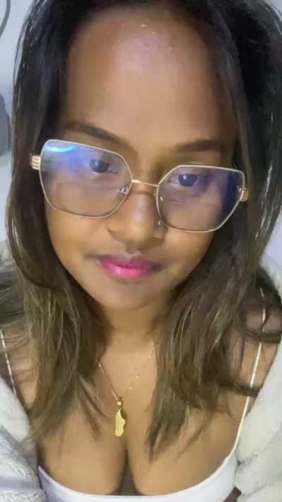 Sharonne07 live cam on Cam4