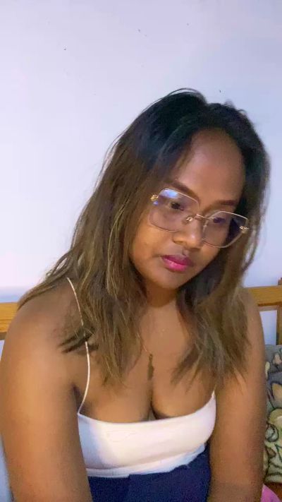 Sharonne07 live cam on Cam4