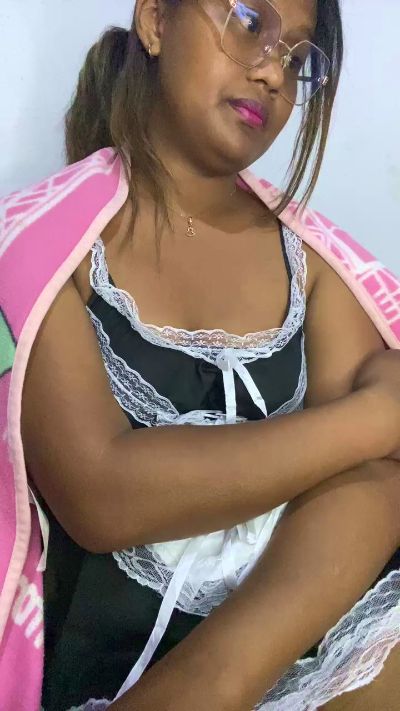 Sharonne07 live cam on Cam4
