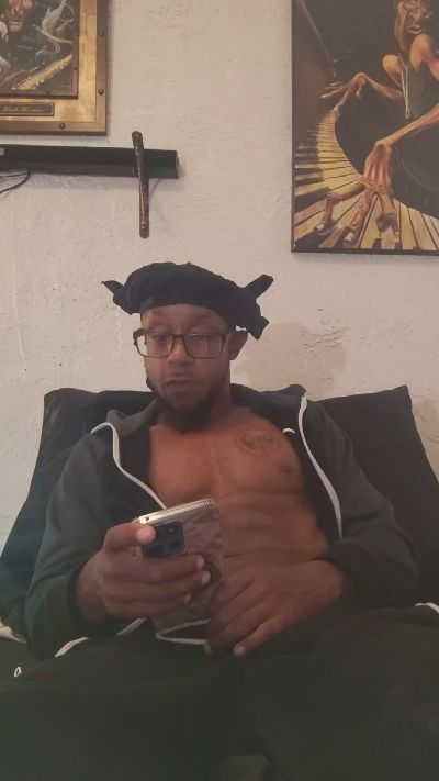 Shawnruiz41 live cam on Cam4