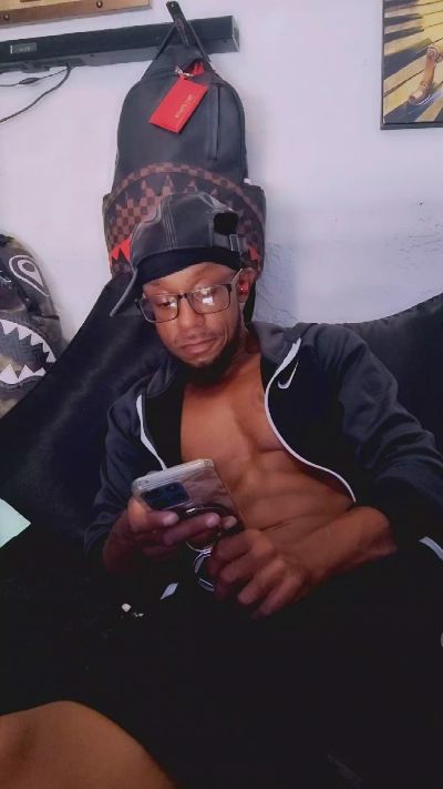 Shawnruiz41 live cam on Cam4