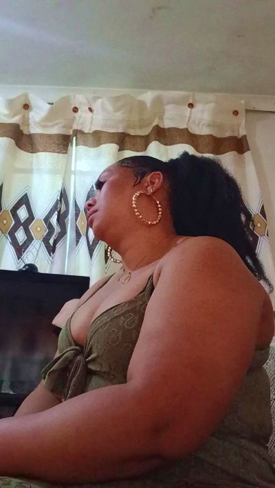 Shazz06 live cam on Cam4