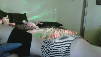 ShebaBrozie live cam on Cam4