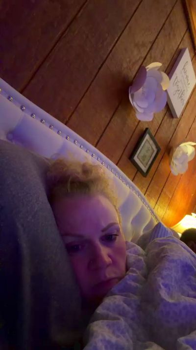 Sheeba_Jones live cam on Cam4