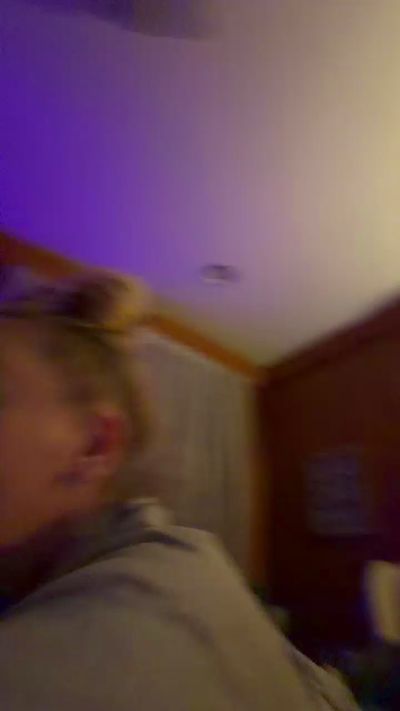 Sheeba_Jones live cam on Cam4