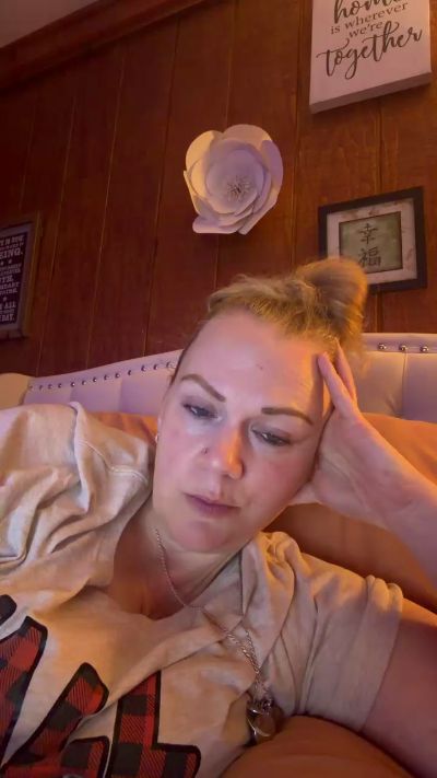 Sheeba_Jones live cam on Cam4
