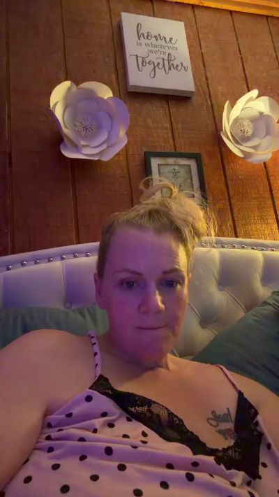 Sheeba_Jones live cam on Cam4