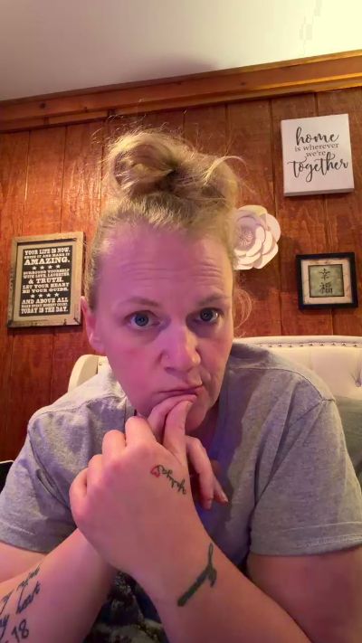 Sheeba_Jones live cam on Cam4