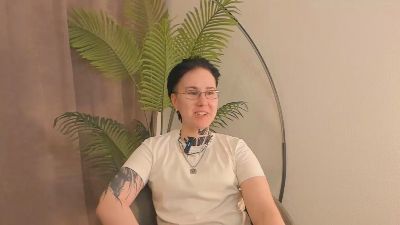 SheenaGochnour live cam on Cam4