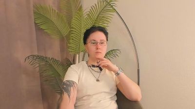 SheenaGochnour live cam on Cam4
