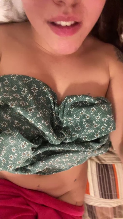 SheilaOnFire live female webcam from Spain