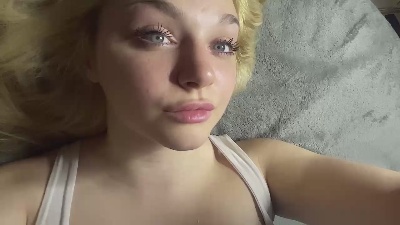 SheilahLutze live cam on Cam4