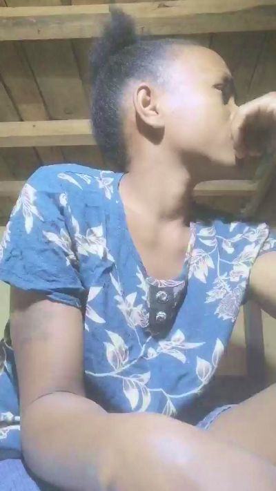 Shellah2 live cam on Cam4
