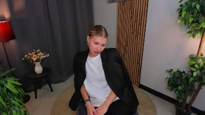 ShelyYoul live cam on Cam4