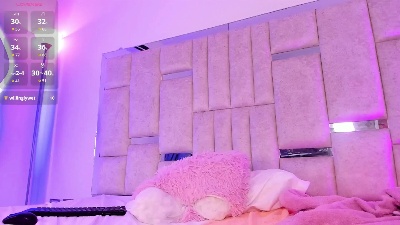 ShiaraMoon live cam on Cam4