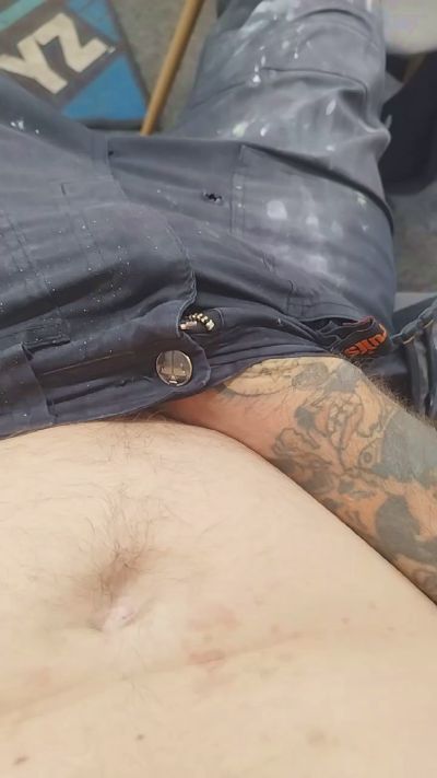 Shifty85 live cam on Cam4