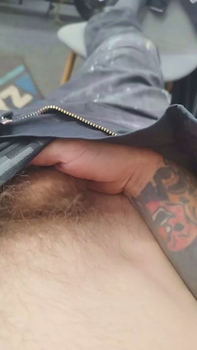 Shifty85 live cam on Cam4