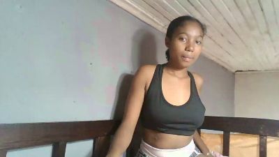 Shinah live cam on Cam4