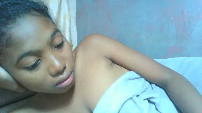 Shinah live cam on Cam4