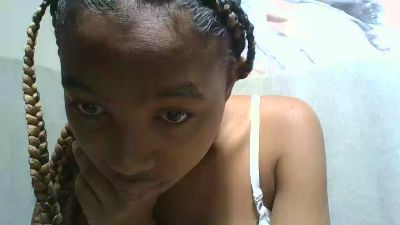 Shinah live cam on Cam4