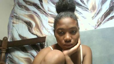 Shinah live cam on Cam4