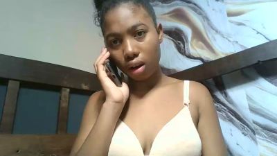 Shinah live cam on Cam4