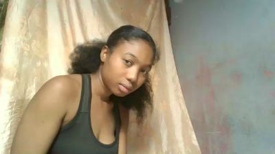 Shinah live cam on Cam4